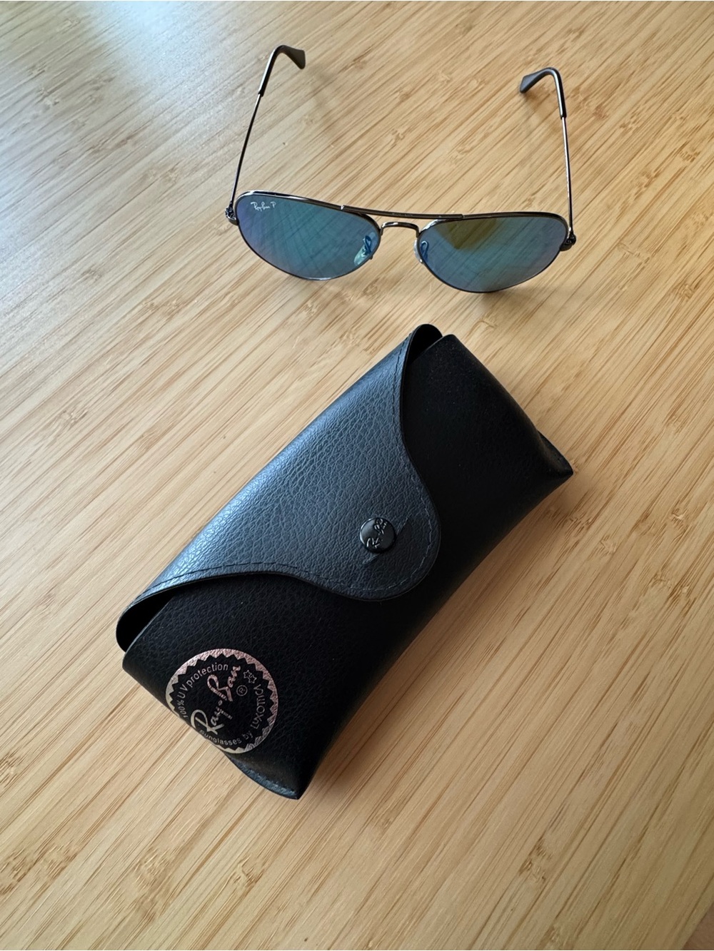 Ray-Ban Aviator Sunglasses with Blue Gradient Lenses and slim metal frame - Picture 4 of 6